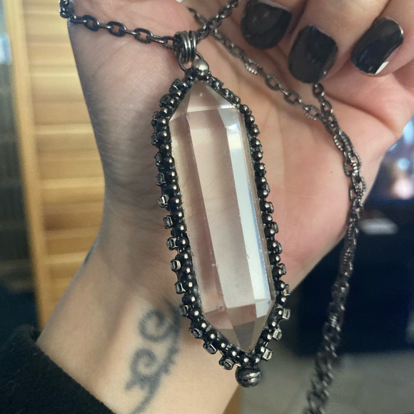 Big crystal quartz with free thin chain boho goth necklace - Picture 4 of 5